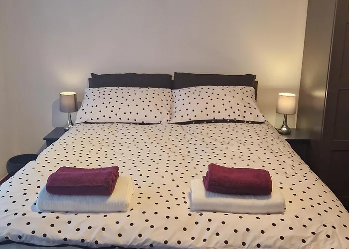 Large Double Room Near London Heathrow Airport